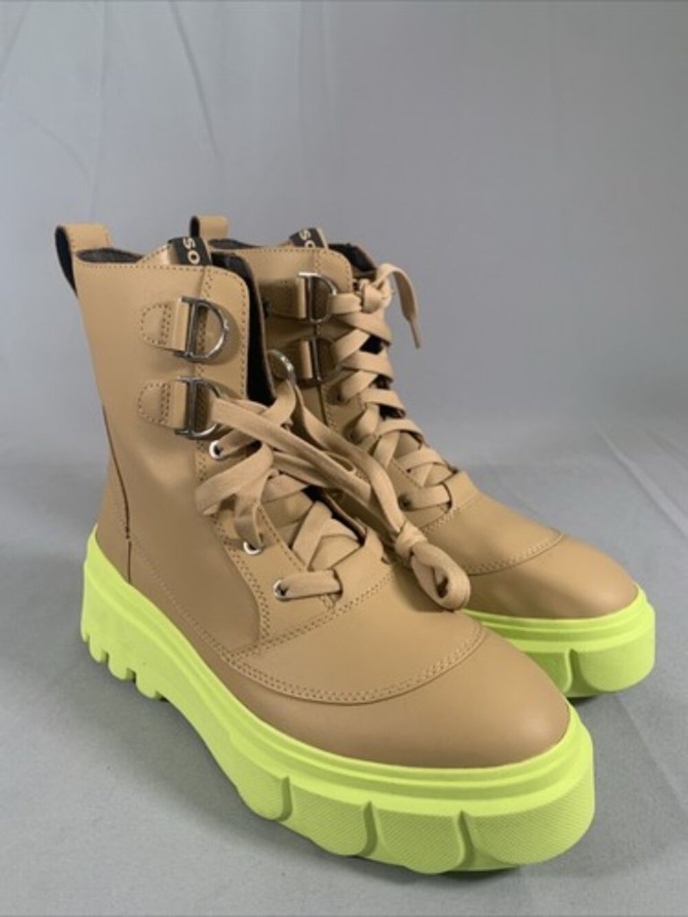 NWOT SOREL Women’s Beige & Yellow Platform Pull-Tab Caribou X Wedge Boots